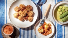 Και οι χορτοφάγοι έχουν ψυχή: 24 συνταγές για Τσικνοπέμπτη χωρίς κρέας