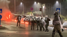 Πεδίο μάχης το ΑΠΘ με δεκάδες μολότοφ και δακρυγόνα: 313 προσαγωγές μετά τα σοβαρά επεισόδια, αστυνομικός στο νοσοκομείο με εγκαύματα