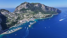 Νέα μέτρα κατά του μαζικού τουρισμού από το καλοκαίρι στο Κάπρι