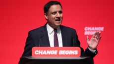 Ο ηγέτης του σκωτσέζικου Εργατικού Κόμματος ζητά την παραίτηση του Κιρ Στάρμερ από την πρωθυπουργία