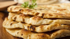 Πώς φτιάχνουμε στο σπίτι πίτα για σουβλάκι: Η ιστορία και η συνταγή
