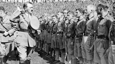 Οι 16χρονοι εγκληματίες πολέμου του Χίτλερ, πώς έφηβοι στη Γερμανία στρατολογούνταν από μικρή ηλικία