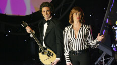 Οι ελληνικοί τελικοί της Eurovision που έγραψαν ιστορία: Οι μεταμφιέσεις των Καπουτζίδη και Μακρυπούλια και το σόου των αδερφών Μαγγίρα 