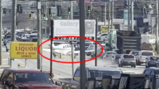 Δείτε βίντεο: Μικρό αεροσκάφος κάνει αναγκαστική προσγείωση σε αυτοκινητόδρομο στις ΗΠΑ