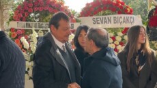 Το τελευταίο «αντίο» του Εργκίν Αταμάν στην μητέρα του, βίντεο 