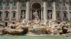 Fontana di Trevi: Δικαιολογείται το εισιτήριο των 2 ευρώ για το πιο διάσημο σιντριβάνι της Ρώμης;
