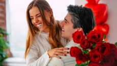 Έρωτας, εγκέφαλος και αλγόριθμοι, τι αλλάζει στις σύγχρονες σχέσεις - Φέρνει πιο κοντά ή απομακρύνει το sexting;