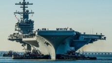 Ο Τραμπ προτιμά τη διπλωματία με το Ιράν (για την ώρα), ωστόσο ετοιμάζει δεύτερο αεροπλανοφόρο για τη Μέση Ανατολή