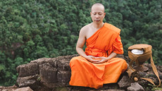 Πόσα καταιγιστικά συμβαίνουν στο μυαλό ενός βουδιστή μοναχού που κάνει διαλογισμό
