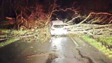 Ένας νεκρός και 850.000 σπίτια χωρίς ρεύμα από την καταιγίδα Nils που σάρωσε τη Γαλλία 