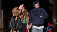 Αφήστε μας ήσυχους: Ενοχλημένοι Ντούα Λίπα και Κάλουμ Τέρνερ με επίμονους παπαράτσι, δείτε βίντεο και φωτογραφίες