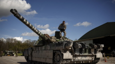 Δημοσκόπηση Politico: Αμερικανοί, Γερμανοί, Γάλλοι και Βρετανοί βλέπουν πιθανό τον Τρίτο Παγκόσμιο Πόλεμο μέσα στα επόμενα πέντε χρόνια