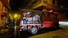 Νεκρή 68χρονη γυναίκα σε διαμέρισμα που τυλίχθηκε στις φλόγες στη Λαμία, απεγκλωβίστηκαν τρία άτομα