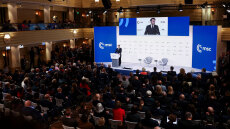 Η Ευρώπη μόνη στην εποχή των υπερδυνάμεων μετά το Μόναχο: Συζητήσεις για πυρηνική ομπρέλα και κοινό στρατό μετά τη στάση των ΗΠΑ