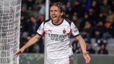 Serie A: Ο 40χρονος Μόντριτς «λύτρωσε» τη Μίλαν στο 85’ και την κρατά ζωντανή στη μάχη του τίτλου, 2-1 την Πίζα