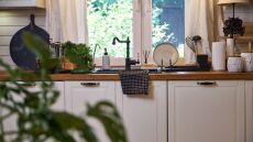 Το ντουλάπι του νεροχύτη: Τα λάθη που κάνουμε όλοι στην οργάνωση του