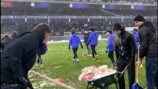 Ωραία κίνηση από τους οπαδούς της Άντερλεχτ, καθάρισαν το γήπεδό τους από το χιόνι, βίντεο 