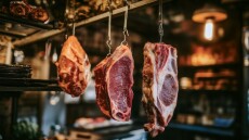 Στα ύψη η τιμή του μοσχαρίσιου κρέατος στην Ελλάδα και διεθνώς, πόσο θα ανέβουν ακόμα οι τιμές 