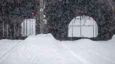 Τρένο με 29 επιβάτες εκτροχιάστηκε στην Ελβετία μετά από χιονοστιβάδα, πέντε άτομα τραυματίστηκαν