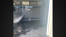 Έπεσαν σοβάδες σε τουαλέτες δημοτικού σχολείου στο Παλαιό Φάληρο, οι μαθητές νόμιζαν ότι γινόταν σεισμός, δείτε βίντεο