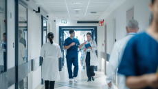 Νοσοκομεία: Μόλις 2 στους 10 εργαζόμενους έχουν κάνει το αντιγριπικό εμβόλιο
