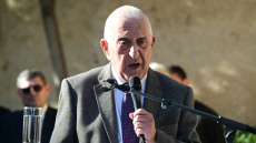 Κακλαμάνης: Η Βουλή θα προσλάβει ένα από τα 12 παιδιά πολύτεκνης οικογένειας 