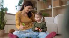 Γονείς: Παίξτε με το παιδί σας κάθε μέρα – Και δείτε το να μεγαλώνει σωστά
