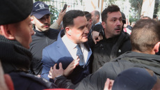 Επεισόδια στο νοσοκομείο Νίκαιας - Γεωργιάδης: «Κινδύνευσε η σωματική μου ακεραιότητα, η βία του ΚΚΕ και της ΑΝΤΑΡΣΥΑ δεν μπορεί να επικρατήσει»