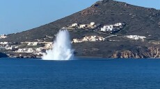 H στιγμή που εξουδετερώνεται θαλάσσια νάρκη στο λιμάνι της Νάξου: Δείτε βίντεο