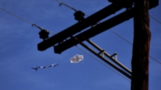 Καθαρή Δευτέρα: Προσοχή κατά το πέταγμα χαρταετού συμβουλεύει ο ΔΕΔΔΗΕ 