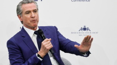  Ο κυβερνήτης της Καλιφόρνια καλεί τον Τραμπ να αποζημιώσει τους Αμερικανούς μετά την ακύρωση των δασμών