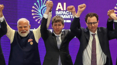 Η viral αμήχανη στιγμή μεταξύ του Σαμ Άλτμαν της OpenAI και ανταγωνιστή του στην Ινδία: Γιατί απέφυγαν να κρατηθούν χέρι-χέρι