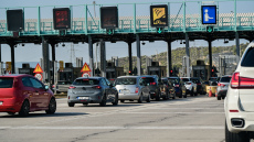 Με πάνω από 88.000 αυτοκίνητα η έξοδος της Καθαράς Δευτέρας: Καθυστερήσεις στην Αθηνών - Λαμίας, «απόβαση» στα νησιά του Αργοσαρωνικού
