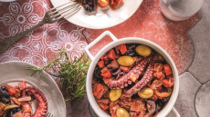 Από χταπόδι μέχρι μύδια: ιδέες για σαλάτα και θαλασσινά για τα Κούλουμα