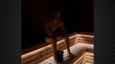 Ο Κωνσταντίνος Αργυρός πόζαρε μέσα σε σάουνα