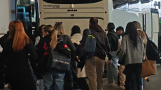 Επιστρέφουν από την Πάτρα οι καρναβαλιστές, έχουν παραγραμματιστεί πάνω από 150 δρομολόγια ΚΤΕΛ