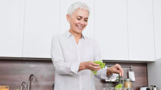 Διαβήτης: 9 καθημερινές συνήθειες που ανεβάζουν το σάκχαρο – Πώς να τις αλλάξετε