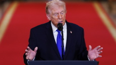 Δημοσκόπηση Reuters: Ο Τραμπ έχει γίνει αλλοπρόσαλλος λόγω ηλικίας, θεωρούν 6 στους 10 Αμερικανούς