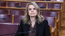 Μιλένα Αποστολάκη: Ζητά παρέμβαση για τις αυξήσεις στα ισόβια νοσοκομειακά ασφαλιστήρια