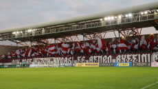 ΑΕΛ: Ταυτοποιήθηκε και συνελήφθη οπαδός που πέταξε σακούλα με παγάκια και ξηρούς καρπούς στον διαιτητή
