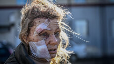 Ουκρανία: Η 52χρονη καθηγήτρια, το «πρώτο πρόσωπο του πολέμου», επέστρεψε στη χώρα της και προκαλεί τον Πούτιν