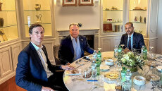 Σε εξέλιξη ο τρίτος γύρος συνομιλιών ΗΠΑ - Ιράν για το πυρηνικό πρόγραμμα της Τεχεράνης: «Εφικτή μία άμεση συμφωνία»