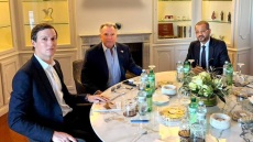 ΗΠΑ και Ιράν είναι ανοικτές σε «νέες και δημιουργικές ιδέες», λένε οι μεσολαβητές στη Γενεύη: «Δείχνουν ασυνήθιστη ευελιξία»