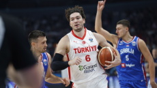 Με Όσμαν και Γιούρτσεβεν η Τουρκία πέρασε από το Βελιγράδι, 82-78 τη Σερβία 
