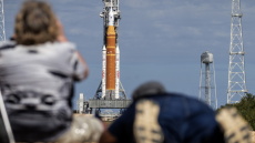 Η NASA αναθεωρεί την αποστολή για την επιστροφή στη Σελήνη, προσθέτοντας νέες δοκιμές στο Διάστημα