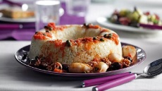 Κοκκινιστά: 24 συνταγές με κρέας, όσπρια, λαχανικά και θαλασσινά