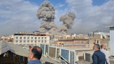 ΗΠΑ και Ισραήλ χτύπησαν το Ιράν, η Τεχεράνη απειλεί τις αμερικανικές βάσεις - Εκρήξεις σε Μπαχρέιν, Άμπου Ντάμπι και Κουβέιτ