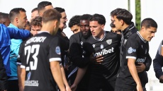 Super League 2: Αγκαλιά με την άνοδο η Καλαμάτα 2-0 τη Μαρκό, ξέφυγε στο +5 από τον Πανιώνιο που ηττήθηκε στο Ρέντη, βίντεο
