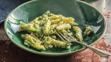 Η συνταγή της ημέρας: Πέννες με κολοκυθάκια, πέστο άνηθου και φέτα. Το μενού της εβδομάδας (2/3-8/3)
