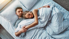 Ποιο είναι το μυστικό των ευτυχισμένων ζευγαριών – Έχει σχέση με τον ύπνο
